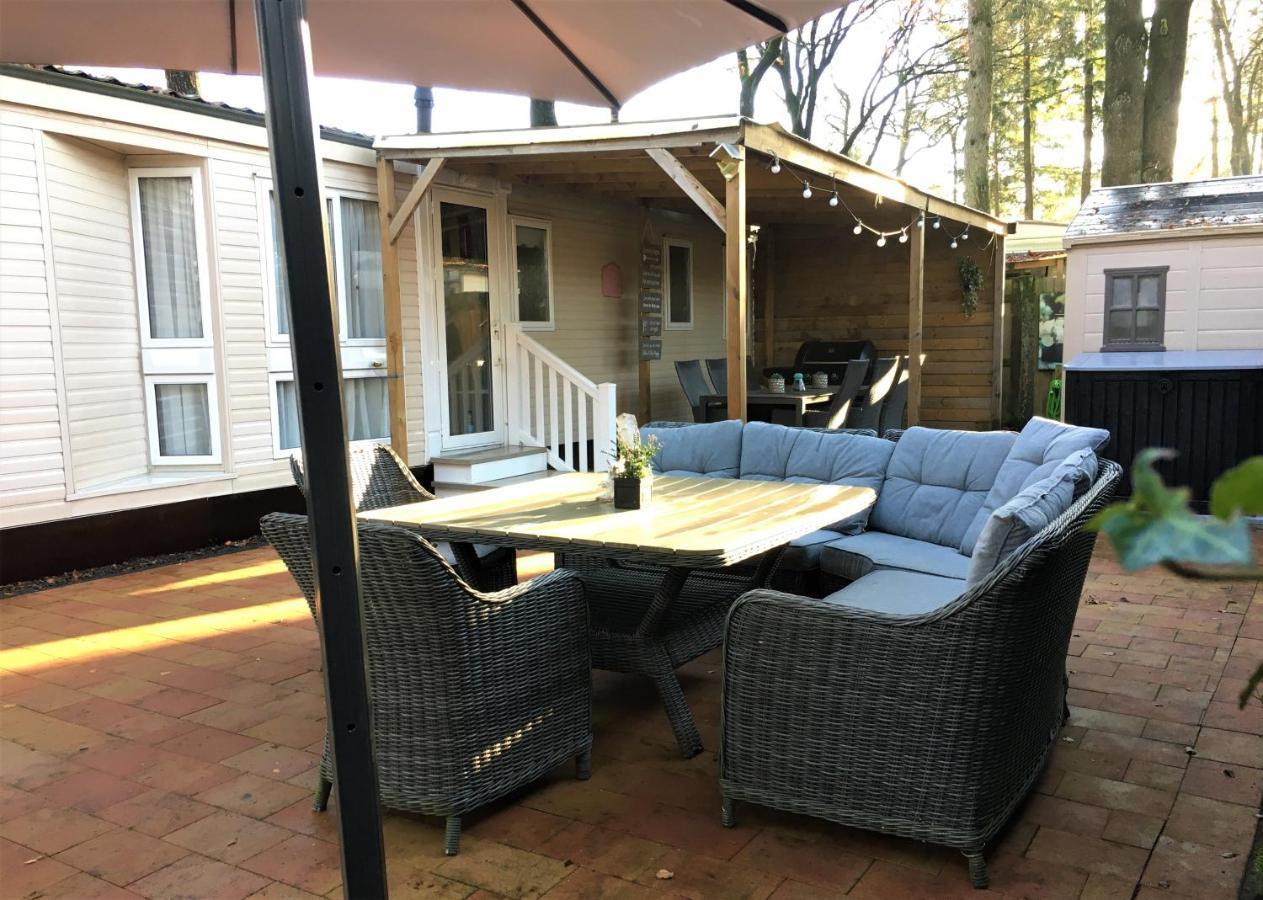 Prachtige Luxe Chalet Op De Veluwe Nabij Hoenderloo Kültér fotó