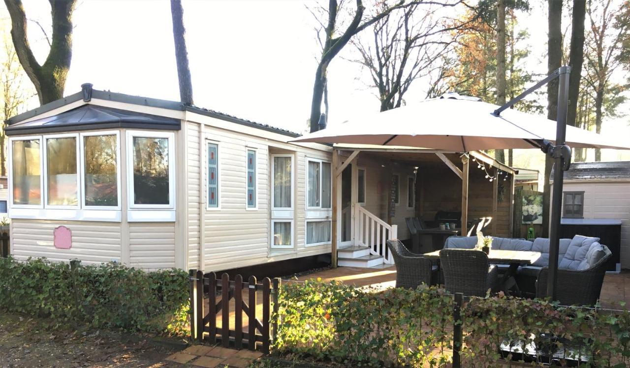 Prachtige Luxe Chalet Op De Veluwe Nabij Hoenderloo Kültér fotó